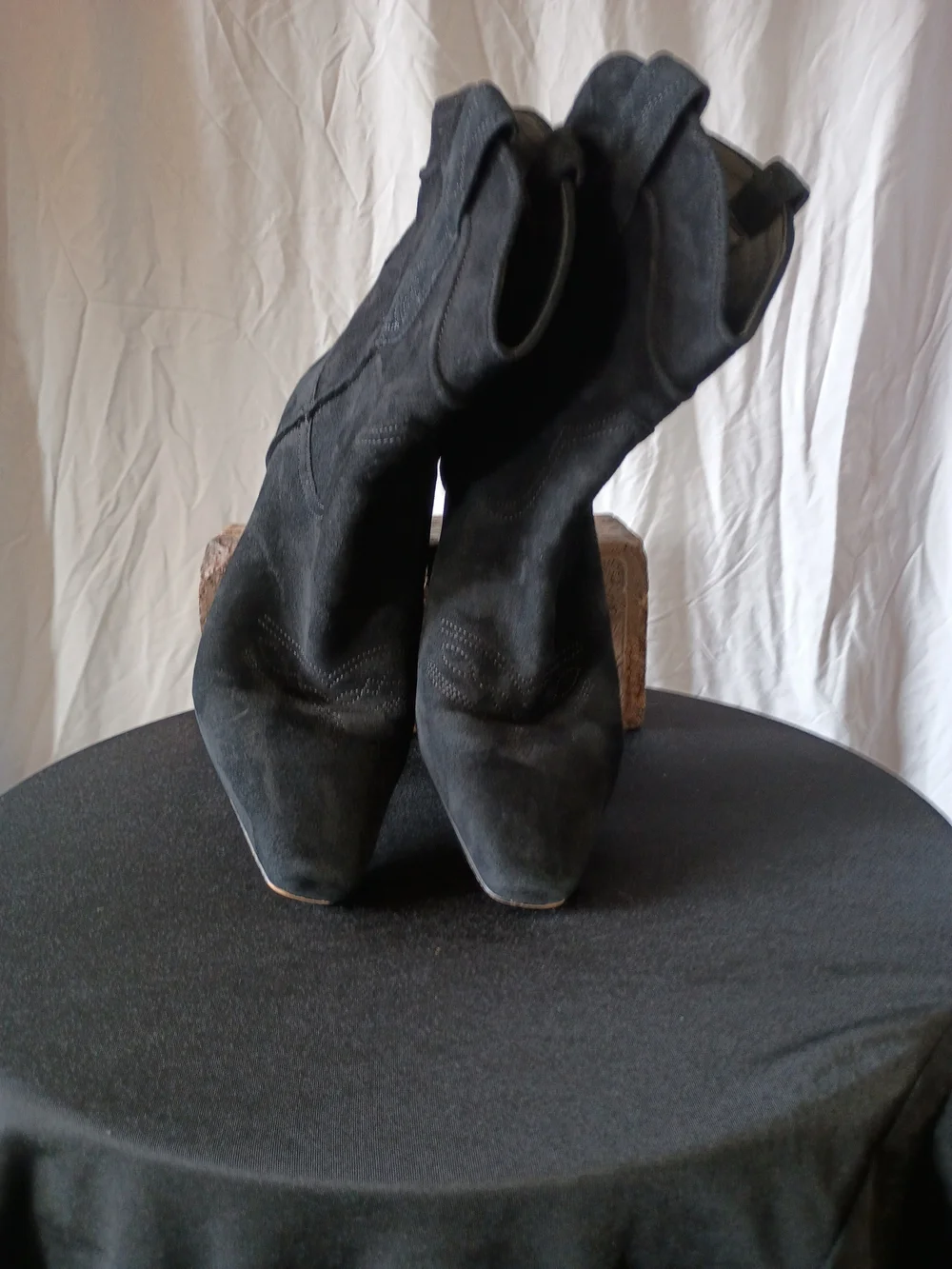 Sam Edelman embrace sleek